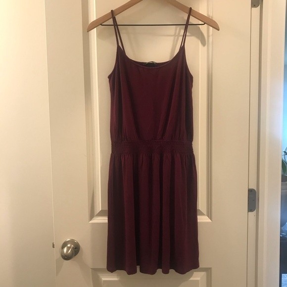H&M Burgundy Red Sleeveless Cinched Waist Dress - Small - Picture 7 of 7